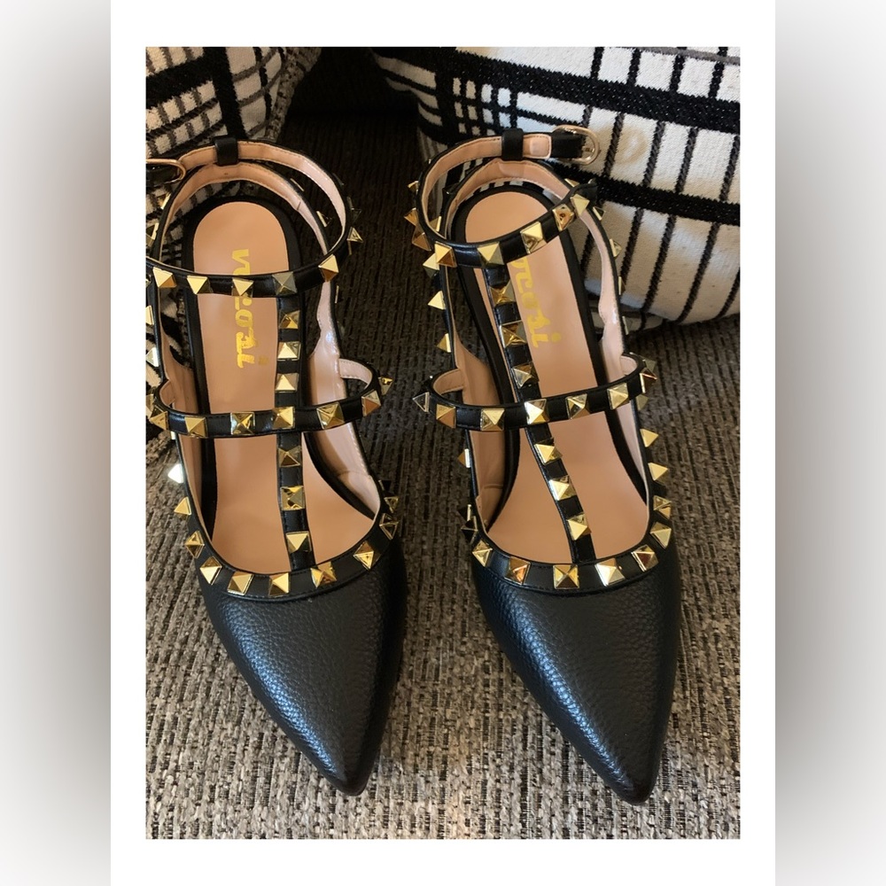 VOCOSI High Heels rivet pumps, Size 7